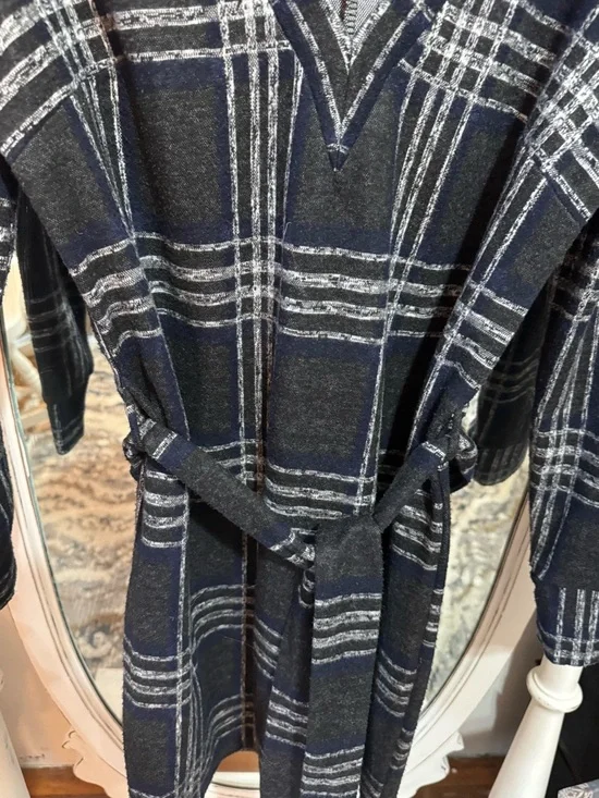 Dynamite Navy and White Plaid V-Neck Long Sleeve Dress with Belt - Picture 5 of 9